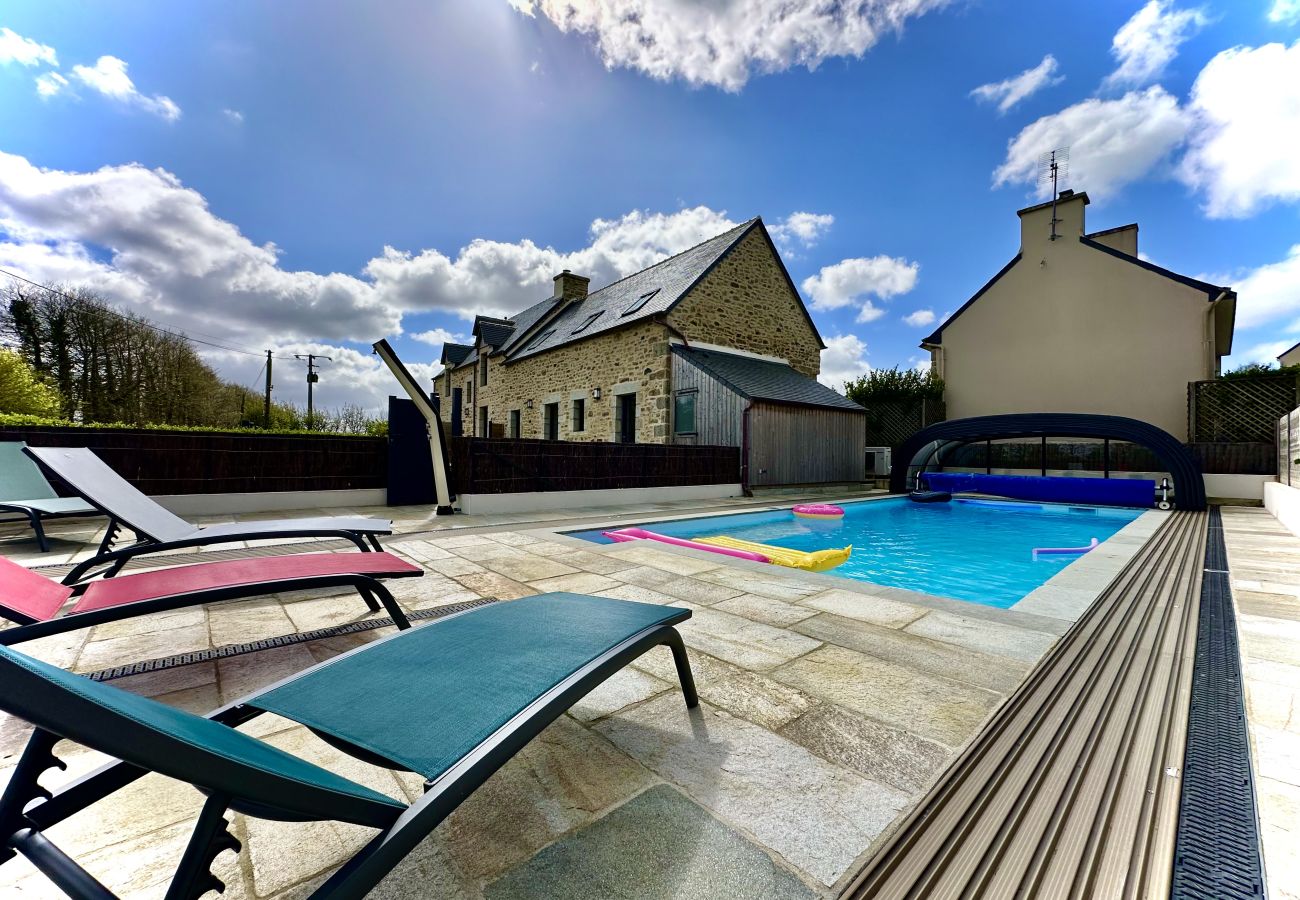 Villa à Bourg-Blanc - *Ty Breignou* Gite breton avec piscine et jacuzzi