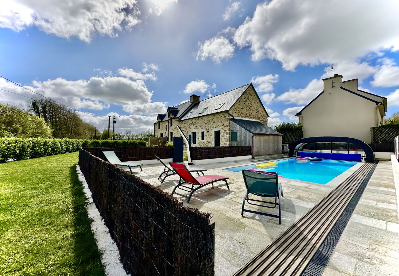 Villa à Bourg-Blanc - *Ty Breignou* Gite breton avec piscine et jacuzzi