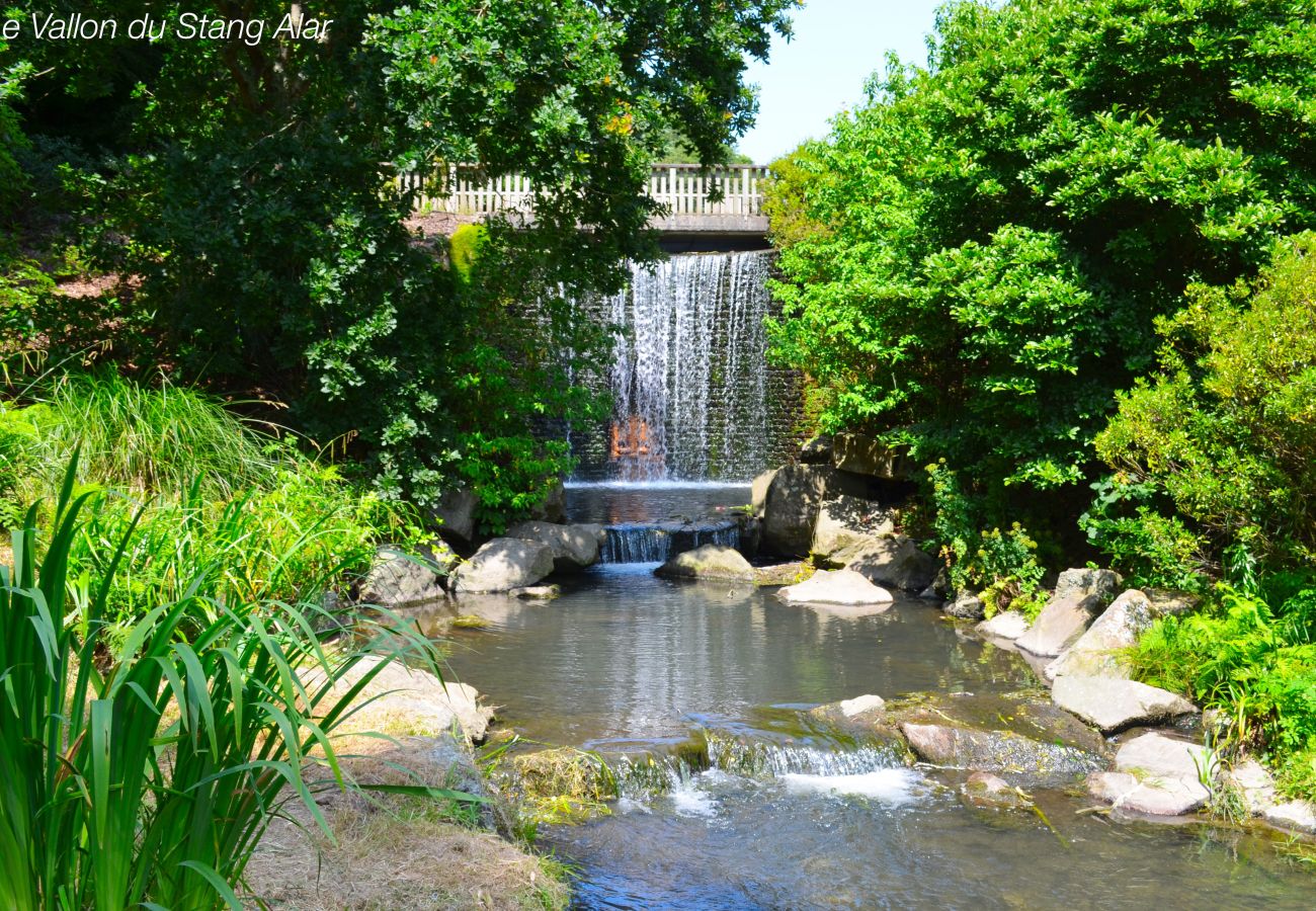 Villa à Bourg-Blanc - *Ty Breignou* Gite breton avec piscine et jacuzzi