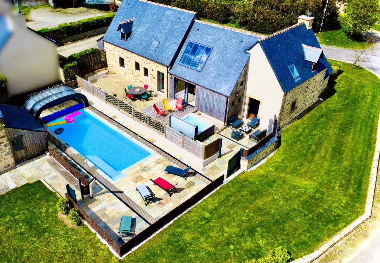 Villa à Bourg-Blanc - *Ty Breignou* Gite breton avec piscine et jacuzzi