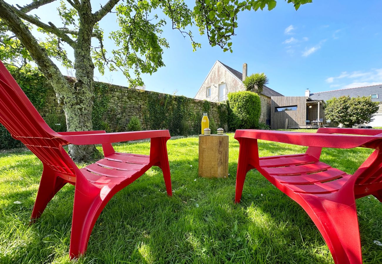 Studio à Combrit - *Le Lodge de Kerfoz* jolie maisonnette avec jardin