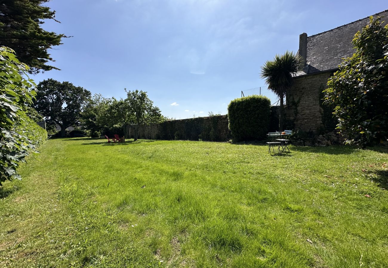 Studio à Combrit - *Le Lodge de Kerfoz* jolie maisonnette avec jardin