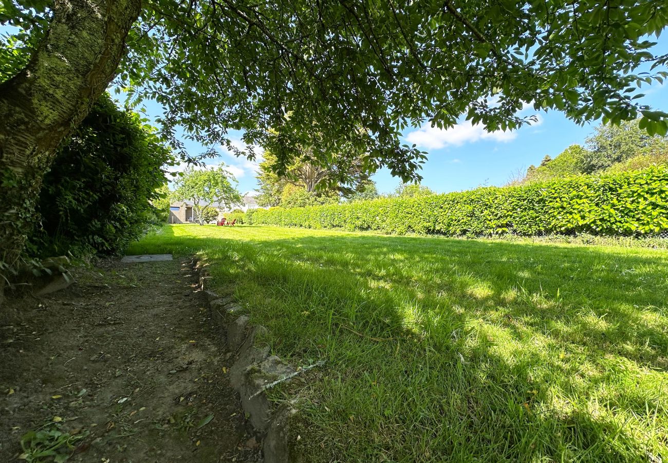 Studio à Combrit - *Le Lodge de Kerfoz* jolie maisonnette avec jardin