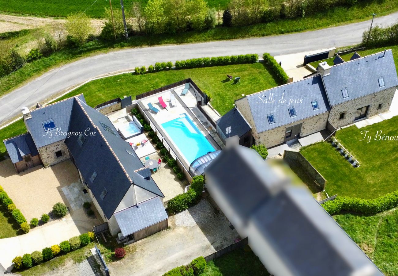Villa à Bourg-Blanc - 2 Gîtes à la campagne 14 pers, piscine, jacuzzi