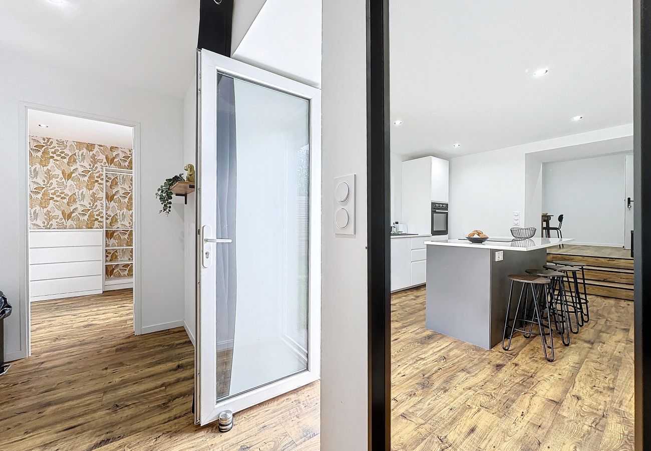 Appartement à Brest - *Ker Prat* cosy & moderne T2 avec jardin, parking